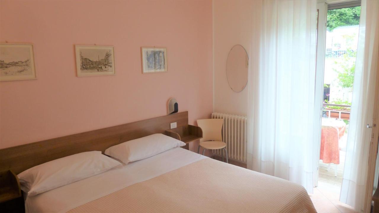 Hotel Baitone - Nature Village Malcesine Pokoj fotografie